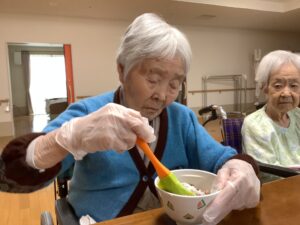 ばっけ味噌作り節子 ばっけ味噌作り節子